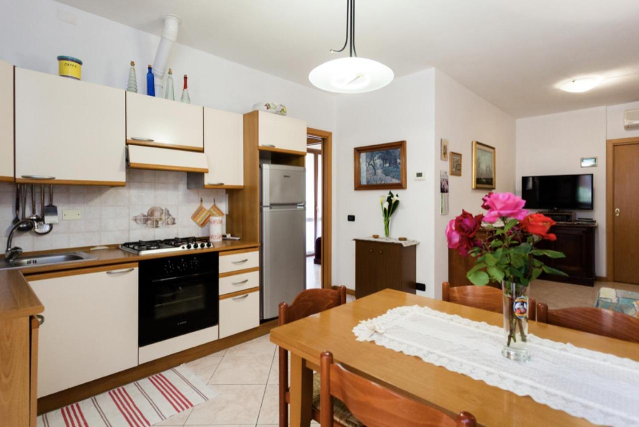 Apartamento Relax In Collina Misano Adriatico Exterior foto