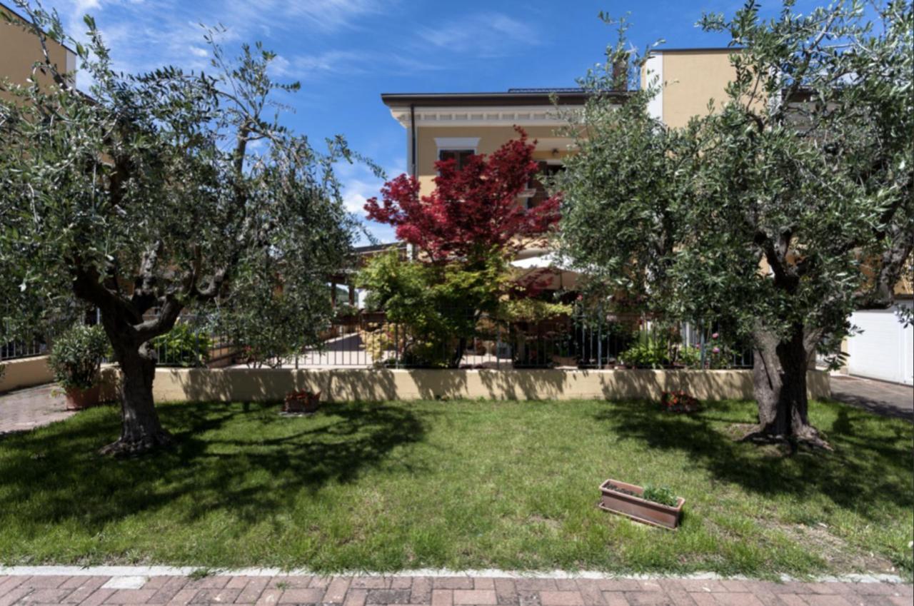 Apartamento Relax In Collina Misano Adriatico Exterior foto