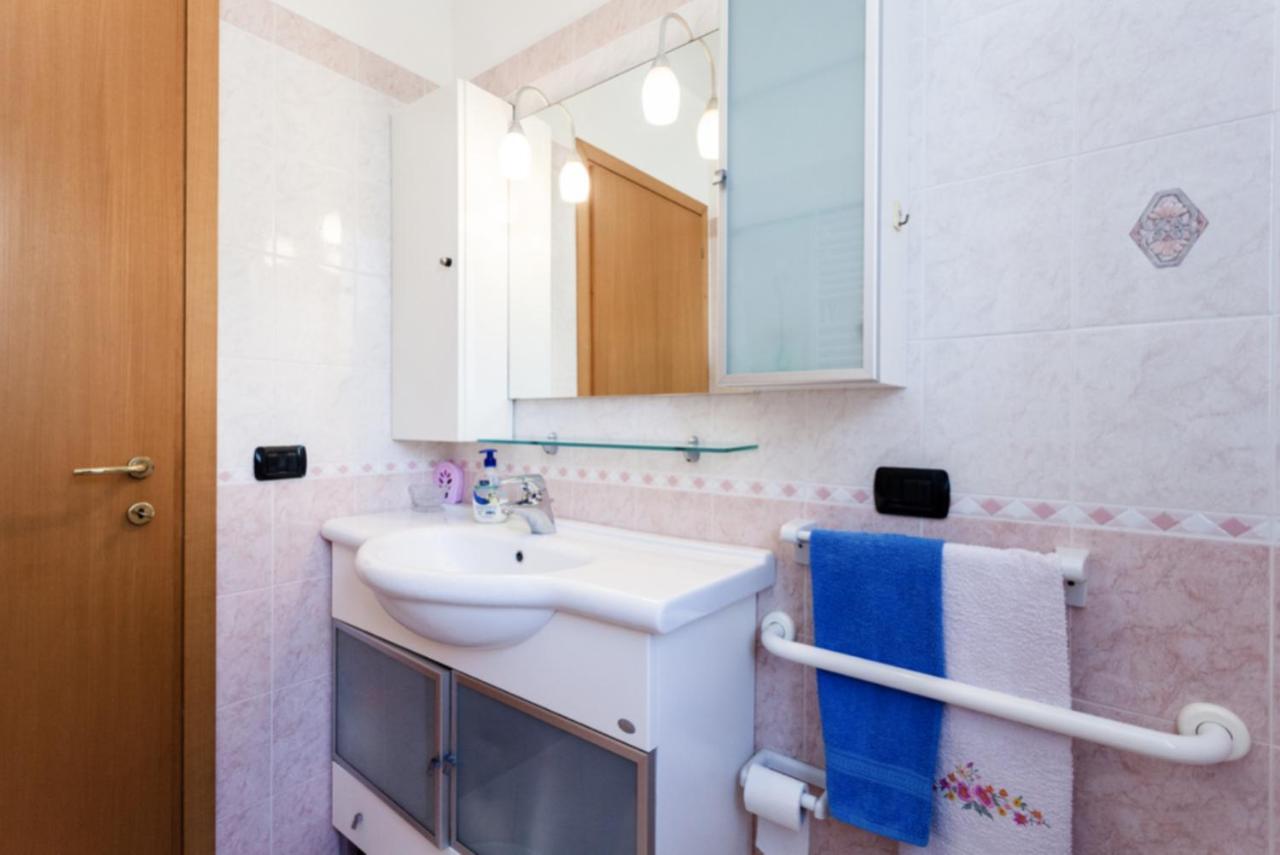 Apartamento Relax In Collina Misano Adriatico Exterior foto